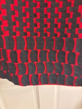 Per Se Red and Black Textured Skirt